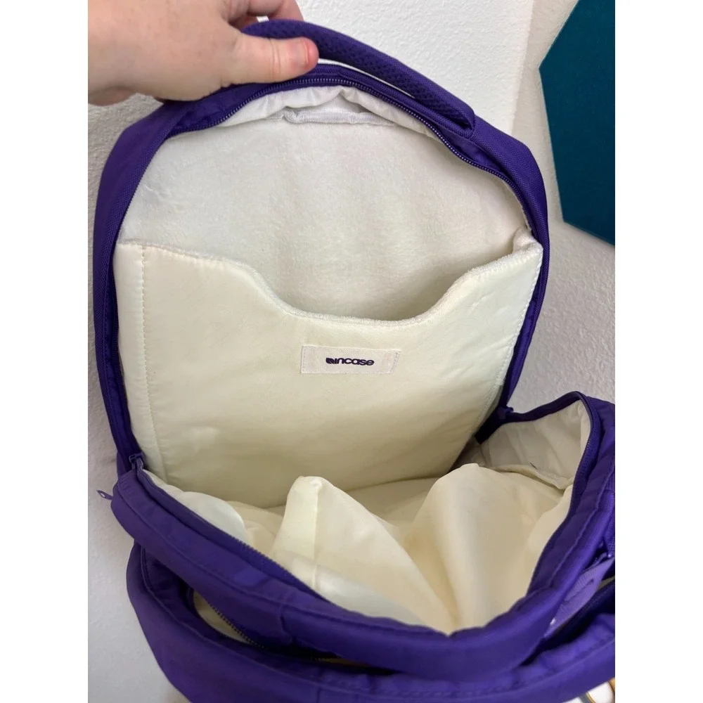 Incase Purple Laptop Backpack Padded Sleeve Deluxe Pockets Macbook 17